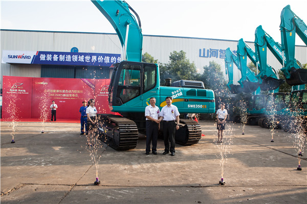 山河智能新推“節(jié)油王”混合動力挖掘機