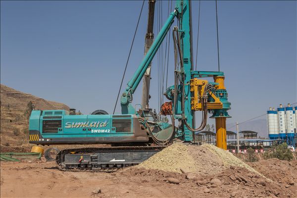 山河智能旋挖鉆機(jī)強(qiáng)悍出擊成昆鐵路