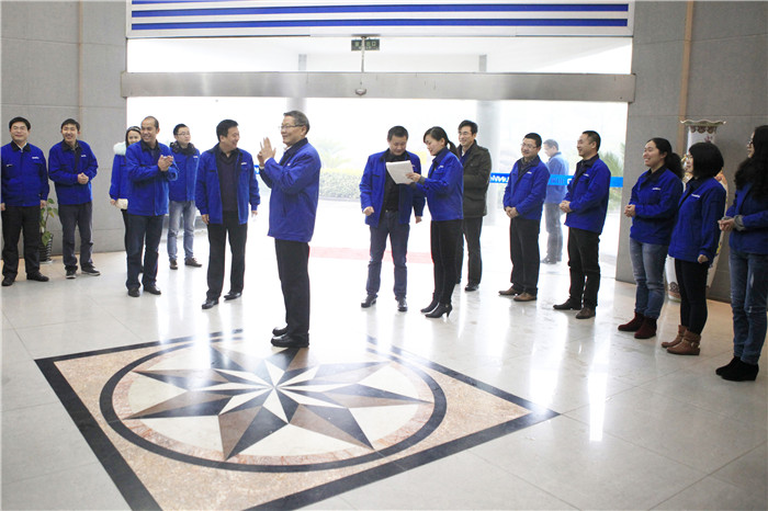 攜手奮進(jìn)，羊年共贏，山河智能開(kāi)門大吉