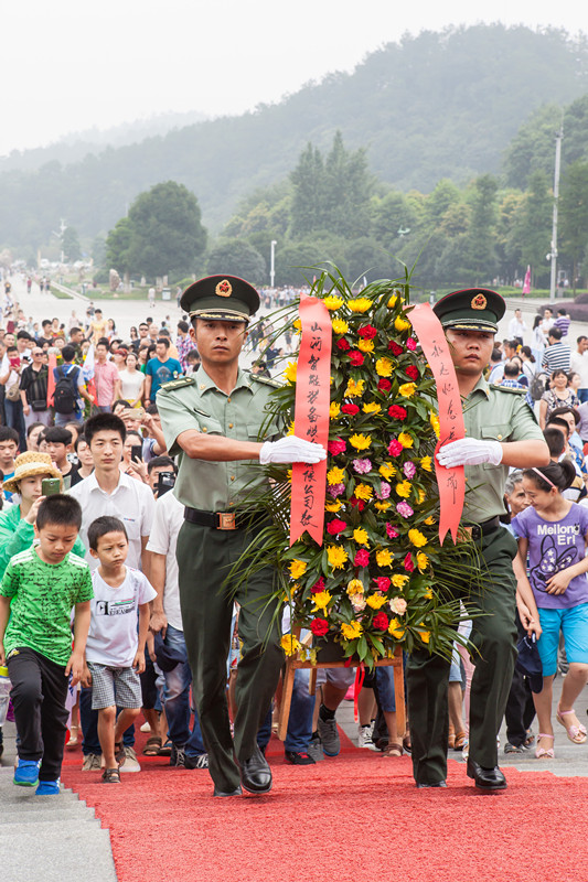 開挖機(jī)，坐游艇、飛機(jī) 山河智能開展員工家屬開放日活動(dòng)