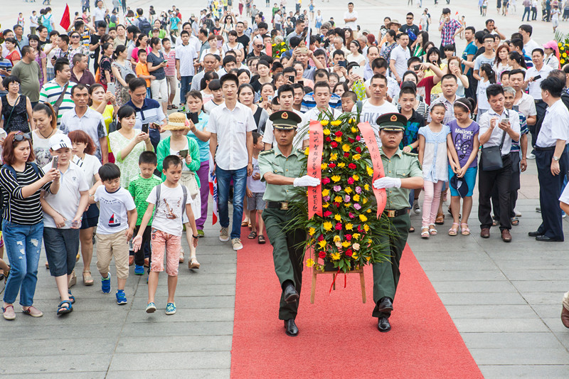 開挖機(jī)，坐游艇、飛機(jī) 山河智能開展員工家屬開放日活動(dòng)