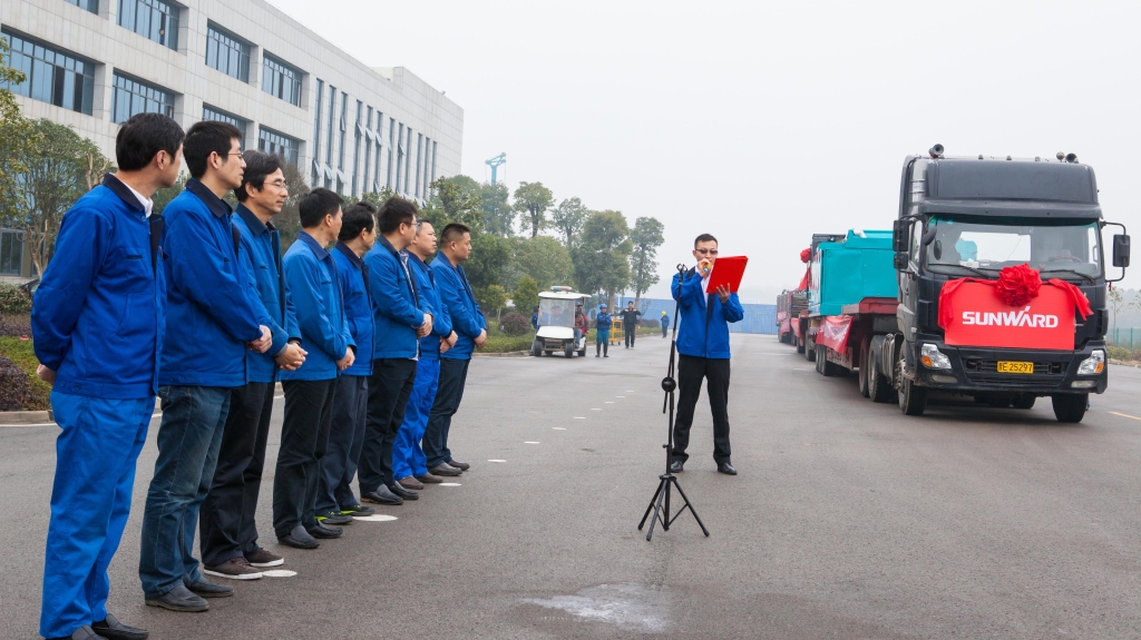 “超大孔徑入巖專家” SWDM45大型旋挖鉆機征戰(zhàn)三門峽黃河大橋