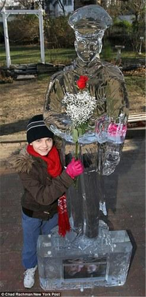 320名圣誕老人集體沖浪？八一八圣誕節(jié)奇聞趣事