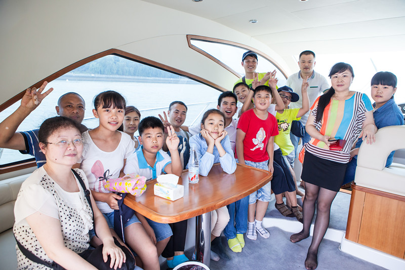 開挖機(jī)，坐游艇、飛機(jī) 山河智能開展員工家屬開放日活動(dòng)