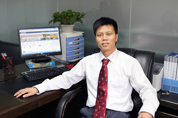 喜訊：山河智能朱建新榮獲《長沙年鑒》2015年度十大人物獎(jiǎng)