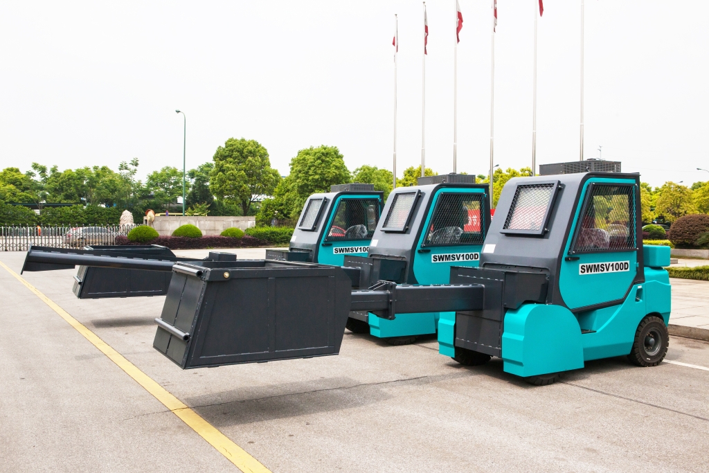 創(chuàng)新蘊(yùn)于市場(chǎng)，山河智能多功能加料車全新亮相