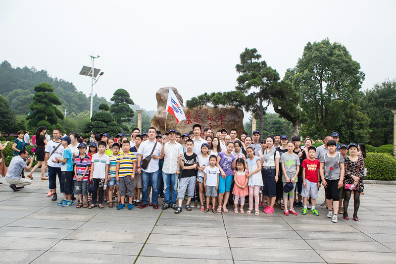 開挖機(jī)，坐游艇、飛機(jī) 山河智能開展員工家屬開放日活動(dòng)