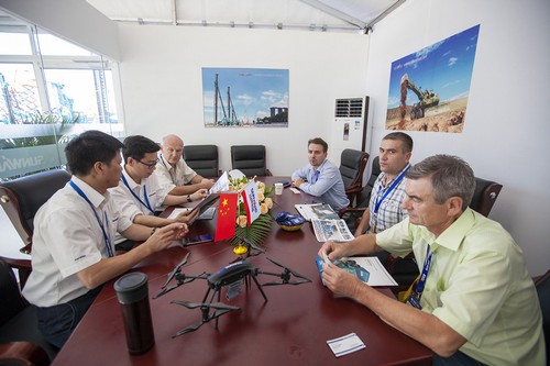 山河智能酷帥曾大蝦，一大波美圖帶你親臨北京BICES展