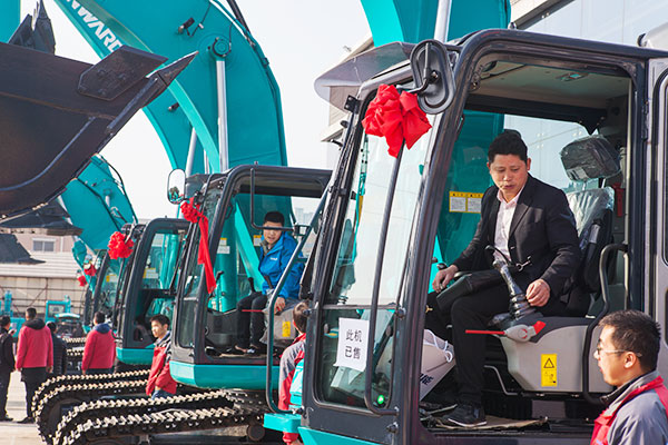 十年相隨，成就彼此，來聽聽山河智能挖掘機(jī)客戶的真實聲音