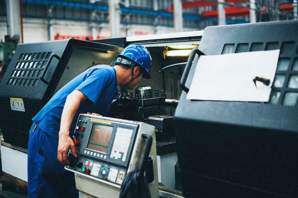 曾夢想當(dāng)廚師，卻成數(shù)控車工大師