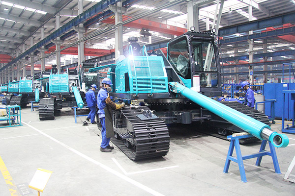 開(kāi)啟工程機(jī)械之都體驗(yàn)之旅，中外媒體觀摩團(tuán)到訪山河智能