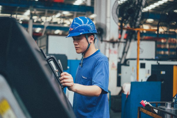 曾夢想當(dāng)廚師，卻成數(shù)控車工大師