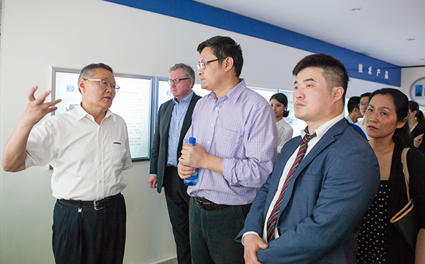 加拿大國會議員譚耕一行來山河智能考察