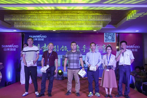 山河智能酷帥曾大蝦，一大波美圖帶你親臨北京BICES展