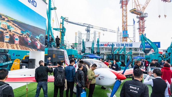 首日簽單2.6億元，山河智能創(chuàng)新產(chǎn)品引爆上海寶馬展