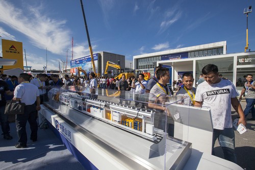 山河智能酷帥曾大蝦，一大波美圖帶你親臨北京BICES展