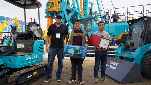 不服來戰(zhàn)！山河智能展臺(tái)有大禮等你拿