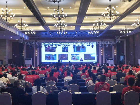 “超美微挖”現(xiàn)身2018微挖峰會(huì)，山河智能微挖出口過萬臺(tái)