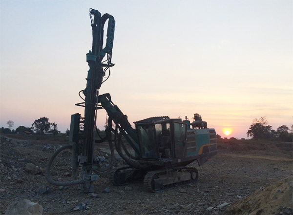 湄公河上的硬漢！山河智能露天鉆車展中國制造魅力