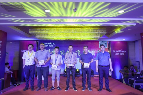 山河智能酷帥曾大蝦，一大波美圖帶你親臨北京BICES展