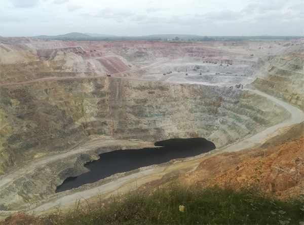 高溫酷暑，山河智能鑿巖設(shè)備異域揚威