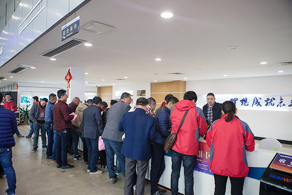 勢不可擋，山河智能挖掘機(jī)湖南市場訂貨會(huì)創(chuàng)新高