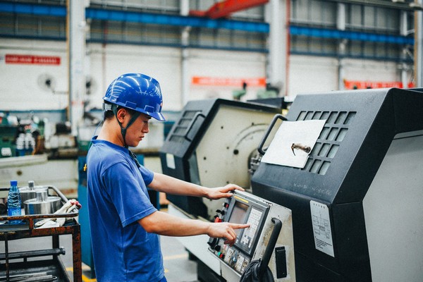 曾夢想當(dāng)廚師，卻成數(shù)控車工大師
