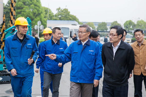 科技部副部長(zhǎng)李萌考察調(diào)研山河智能