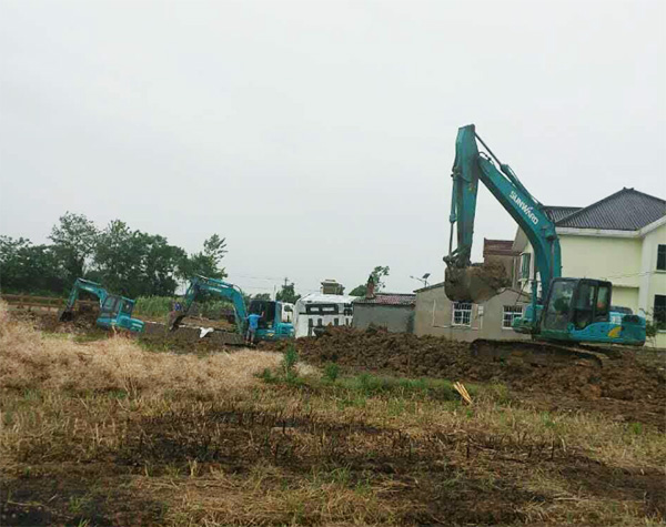 抗洪英雄顯身手，山河智能系列挖掘機(jī)奔赴抗洪一線