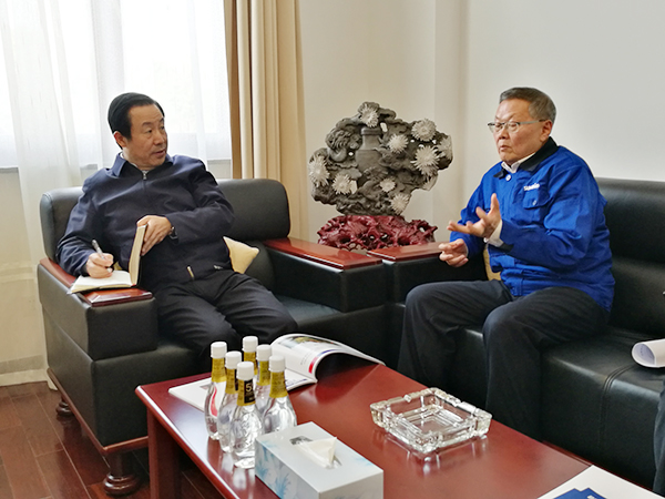 你們“一點(diǎn)三線”我記住了！達(dá)哲省長為山河智能鼓勁