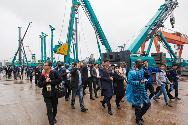 “一帶一路”國家代表團到訪山河智能，感受“大開眼界”