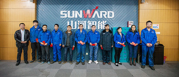 溫暖！山河智能2017年春節(jié)慰問40名困難職工