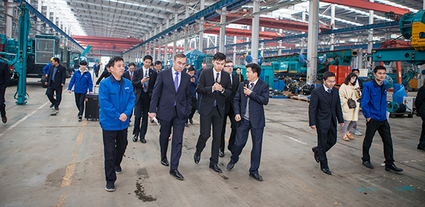 波蘭代表團(tuán)為山河智能創(chuàng)新發(fā)展點贊