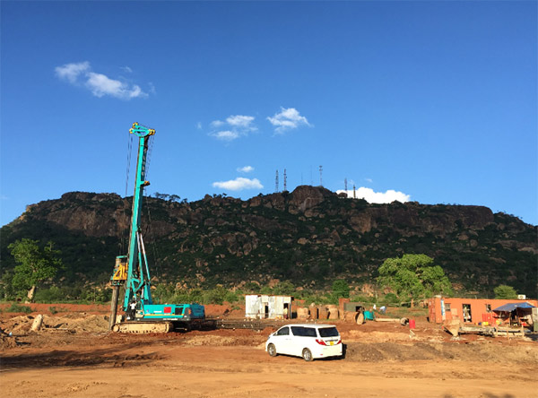 山河智能入巖神器在東非肯尼亞獲贊，人好設(shè)備好