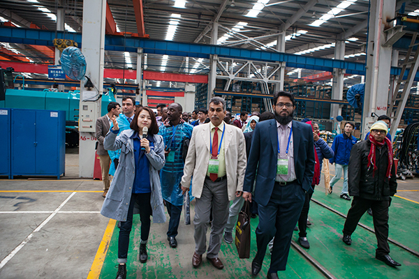 “一帶一路”國家代表團到訪山河智能，感受“大開眼界”