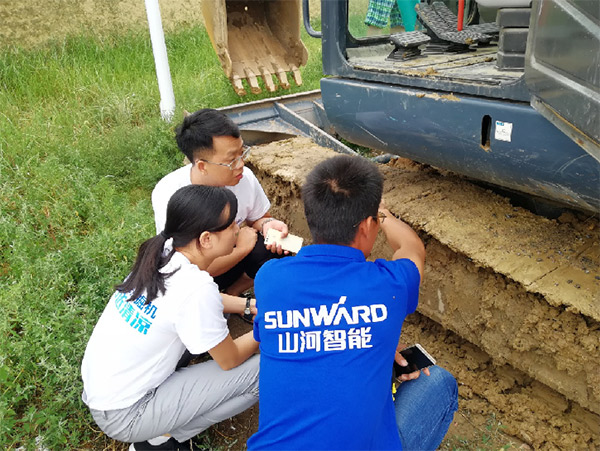 到了市場(chǎng)一線才知道，山河挖機(jī)客戶都是鐵桿粉絲