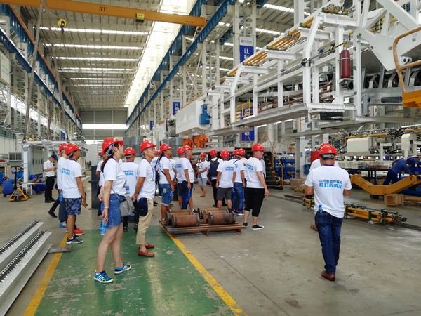 500多名挖掘機(jī)用戶實(shí)地考察，為山河智能點(diǎn)贊！