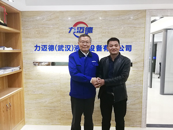 從拒絕到一次購買十臺旋挖鉆機，他用八年時間認識山河智能