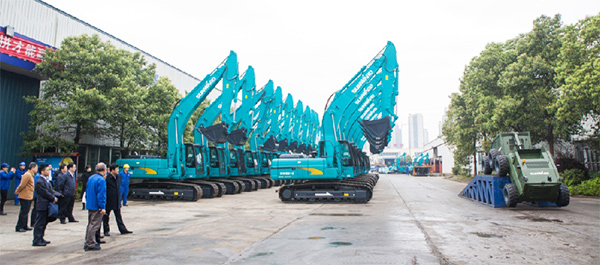 科技部副部長(zhǎng)李萌考察調(diào)研山河智能