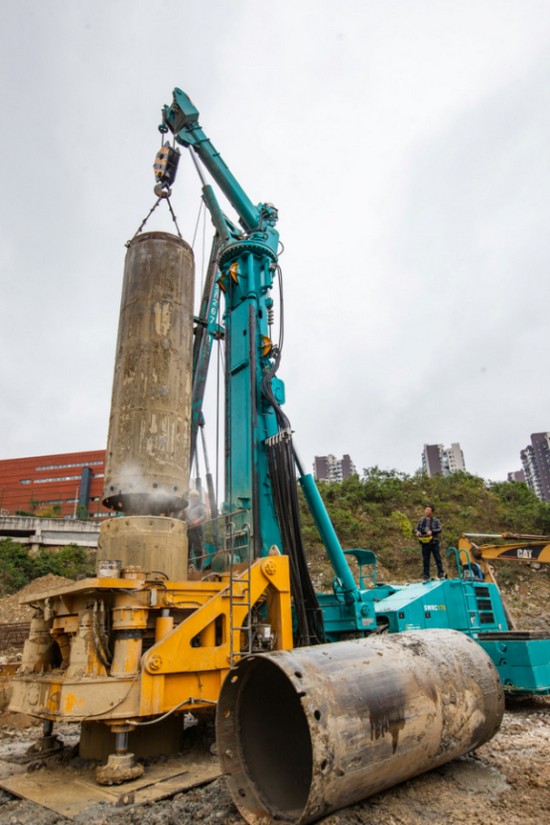 喜訊！山河智能SWRC170自行式全回轉(zhuǎn)全套管鉆機獲湖南省首臺(套)重大技術(shù)裝備產(chǎn)品獎勵！