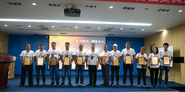 500多名挖掘機(jī)用戶實(shí)地考察，為山河智能點(diǎn)贊！