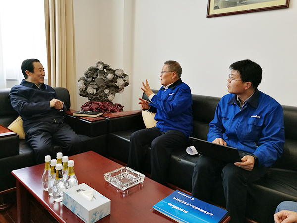 你們“一點(diǎn)三線”我記住了！達(dá)哲省長為山河智能鼓勁