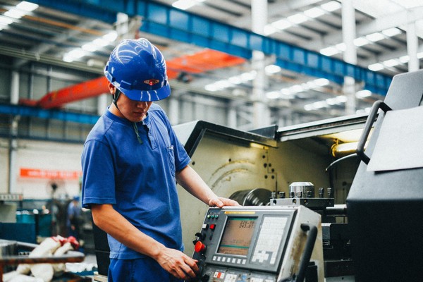 曾夢想當(dāng)廚師，卻成數(shù)控車工大師