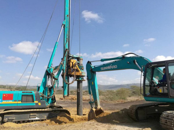 肯尼亞總統(tǒng)高度贊賞，乞力馬扎羅山下山河綠閃耀