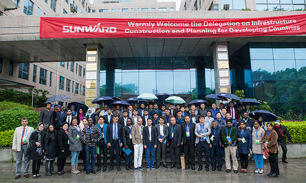 “一帶一路”國家代表團到訪山河智能，感受“大開眼界”