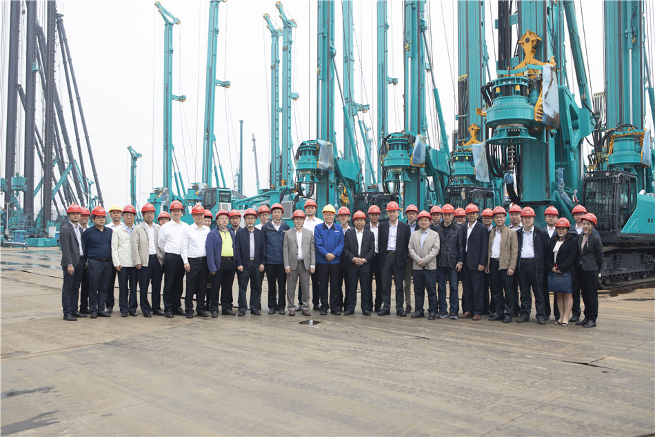 廣州市國(guó)資委副主任張道泉率隊(duì)考察山河智能