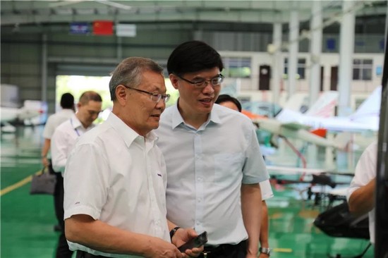 廣州市國(guó)資委黨委書記、主任陳浩鈿蒞臨山河智能考察指導(dǎo)