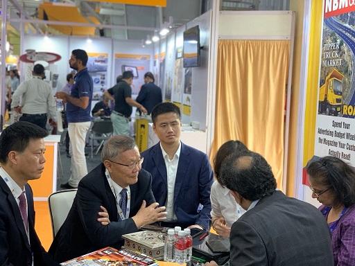 山河綠閃耀印度工程機(jī)械展