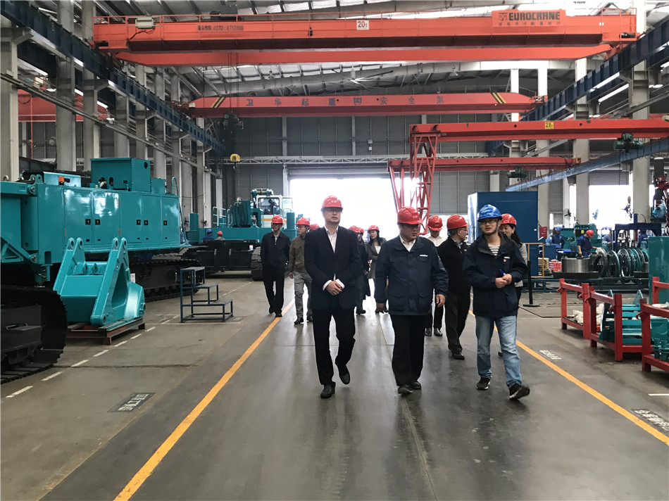 長沙市總工會黨組書記周宏兆一行蒞臨山河智能考察調研