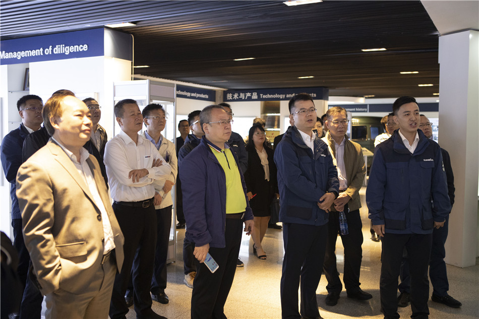 廣州市國(guó)資委副主任張道泉率隊(duì)考察山河智能